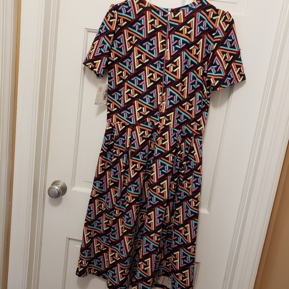 NWT LulaRoe Amelia Geometric Print Dress Size Large, Colorful, Comfy, Stretch - Picture 12 of 12
